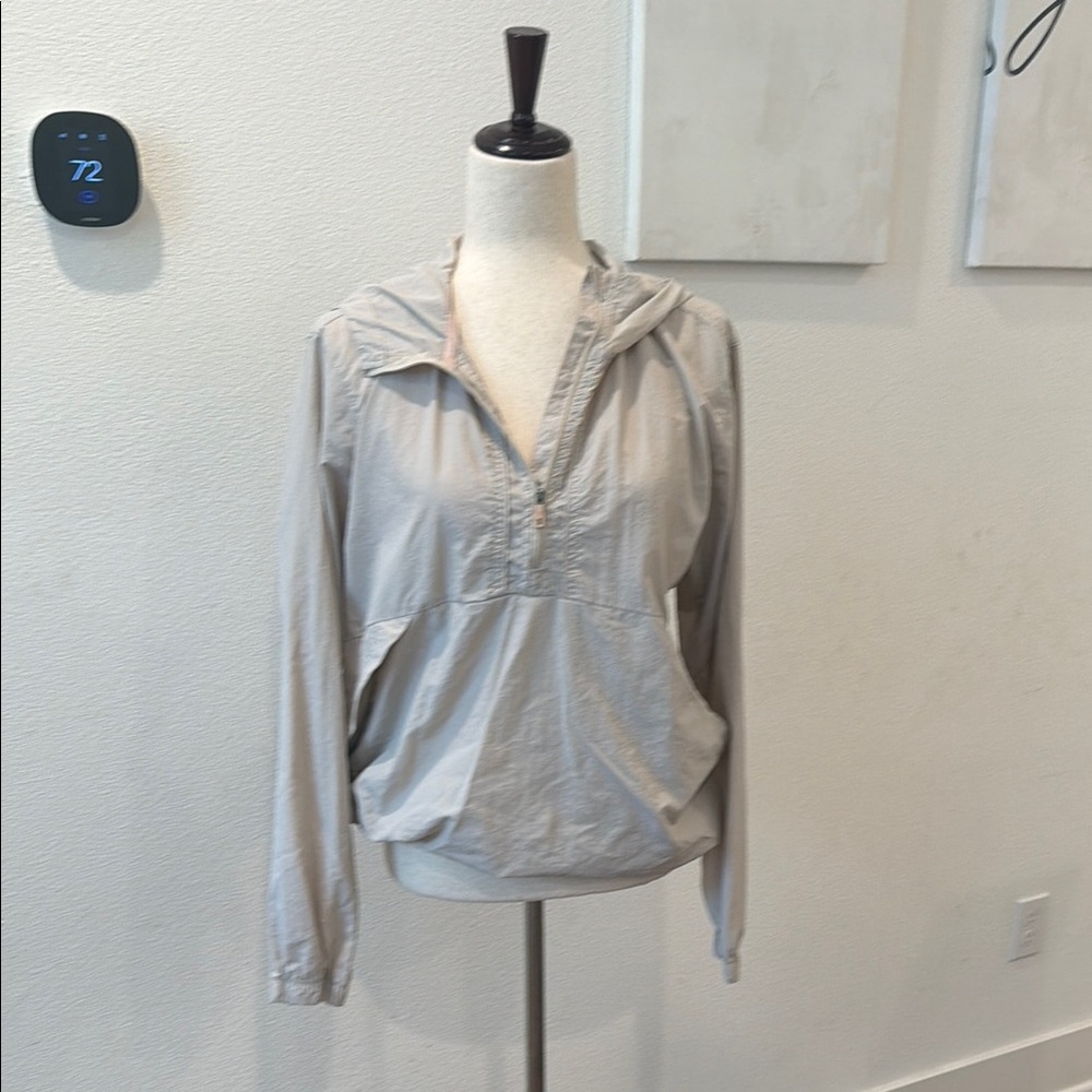 Light Gray Hooded Pullover Windbreaker for running and working out